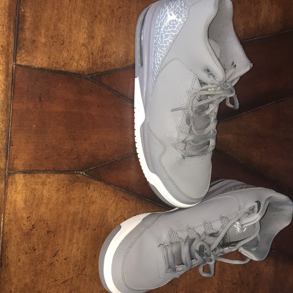 Men’s Jordan flight shoes (basketball)